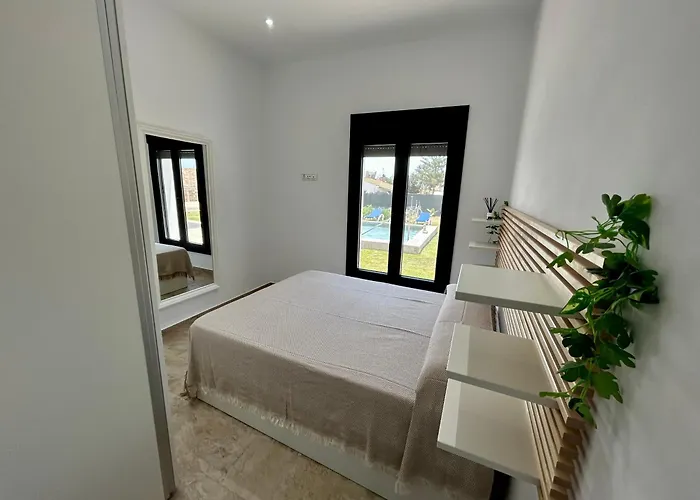 Namaste コニル・デ・ラ・フロンテラ